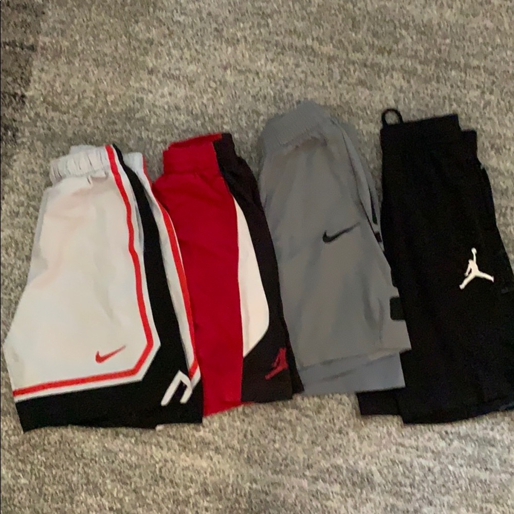 Boys Nike & Jordan shorts Size S/M - 4 total